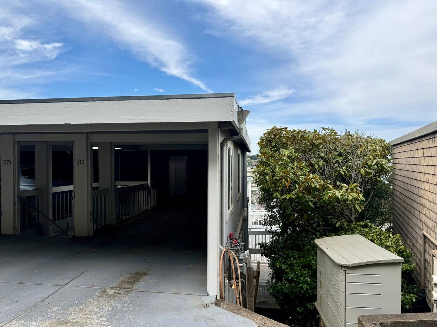 Sausalito Apartment: 215 & 217 Hi Vista Road