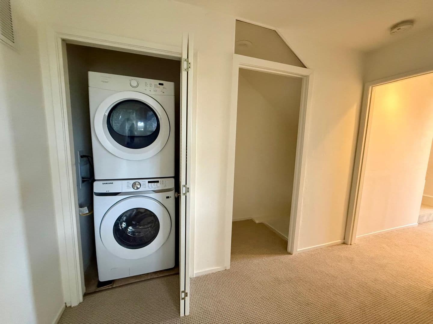 Sausalito Apartment: 215 & 217 Hi Vista Road