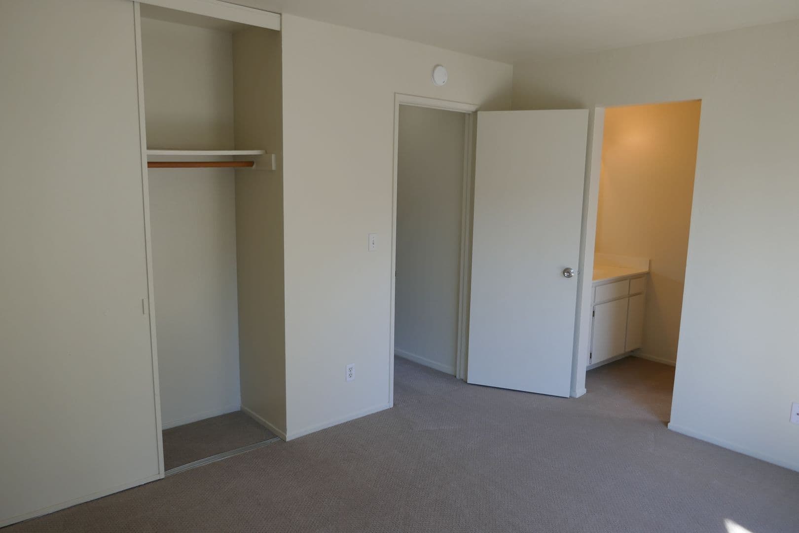 Fairfax Townhome: 73 Mitchell Drive
