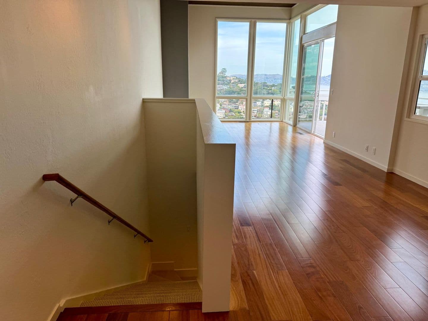 Sausalito Apartment: 215 & 217 Hi Vista Road