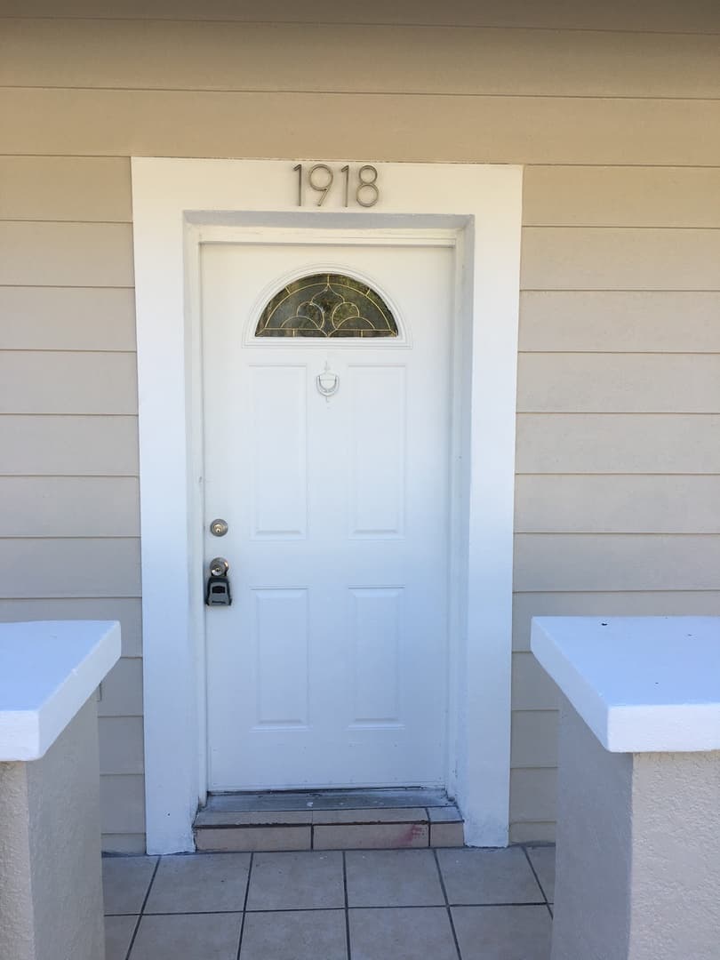 Tampa Apartment: 1918 West Pine Street