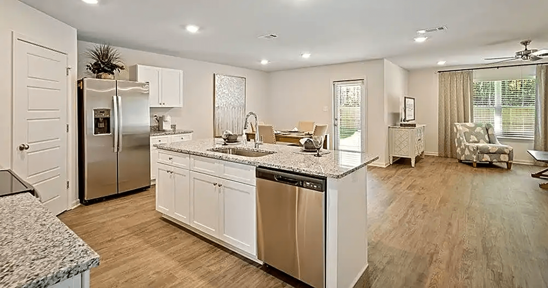 Ocean Springs Apartment: 8001 Westwood Circle