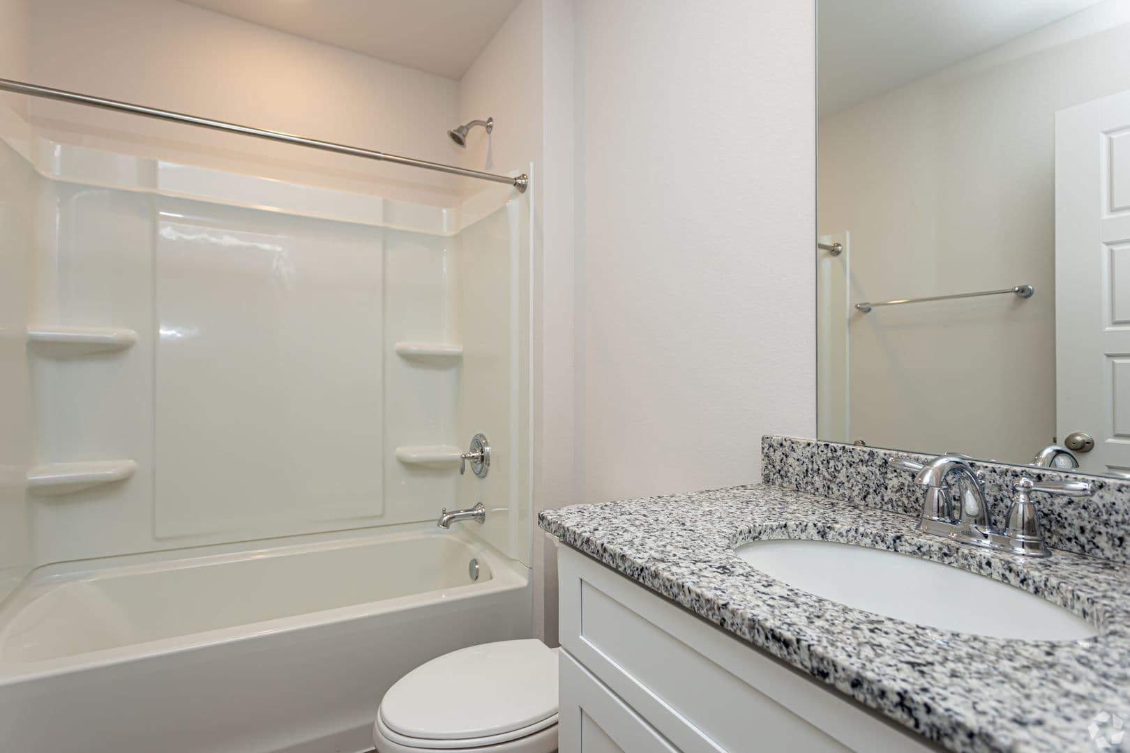 Ocean Springs Apartment: 8001 Westwood Circle