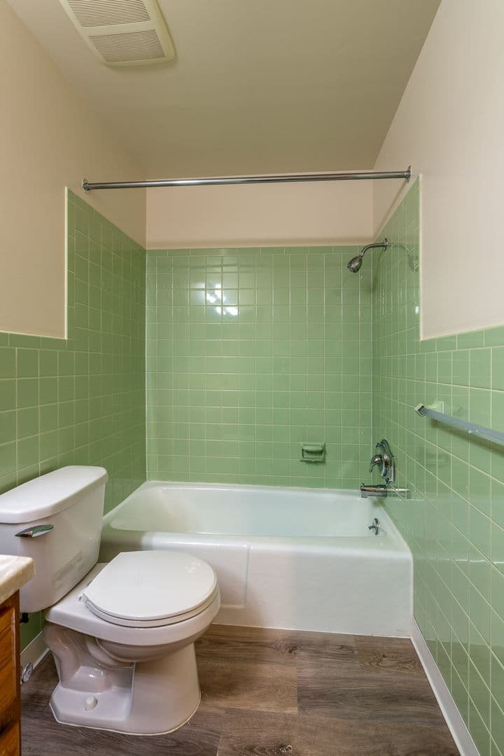 Lancaster Apartment: 20 Echo Valley Lane