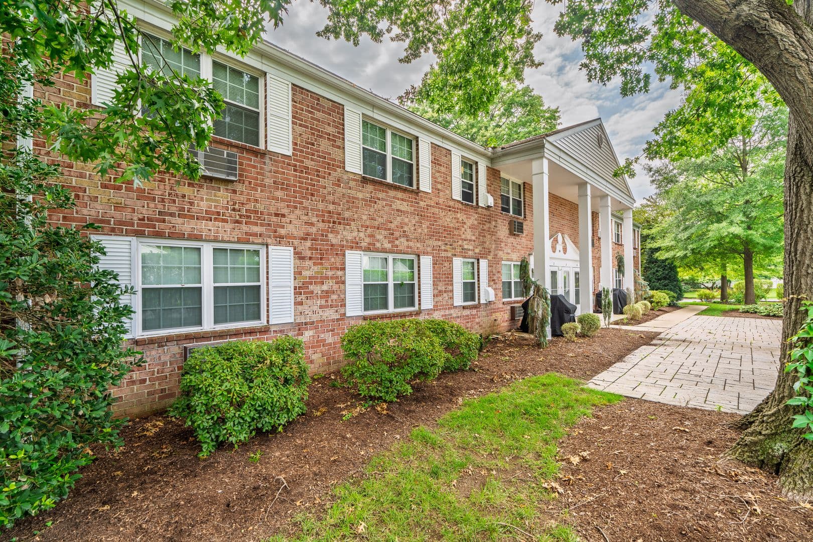 Lancaster Apartment: 20 Echo Valley Lane