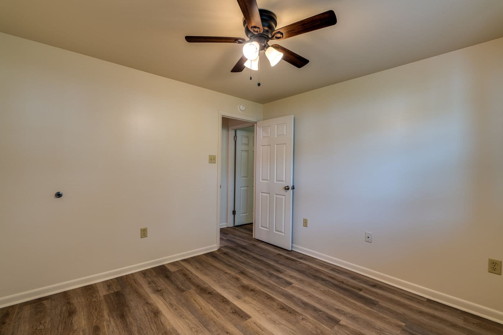 Lancaster Apartment: 20 Echo Valley Lane