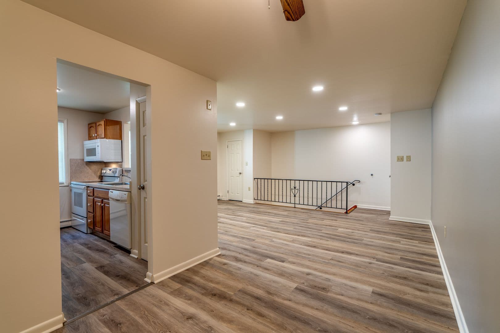 Lancaster Apartment: 20 Echo Valley Lane