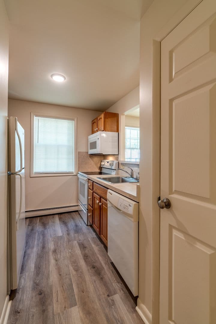Lancaster Apartment: 20 Echo Valley Lane