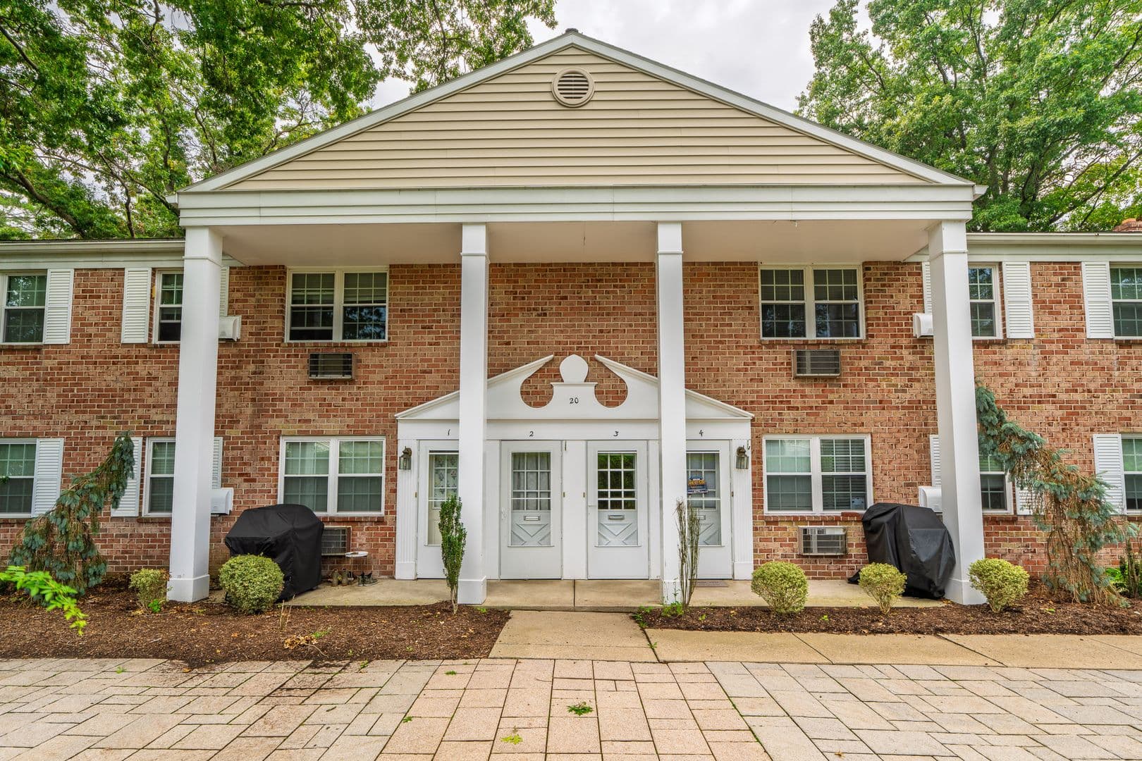 Lancaster Apartment: 20 Echo Valley Lane