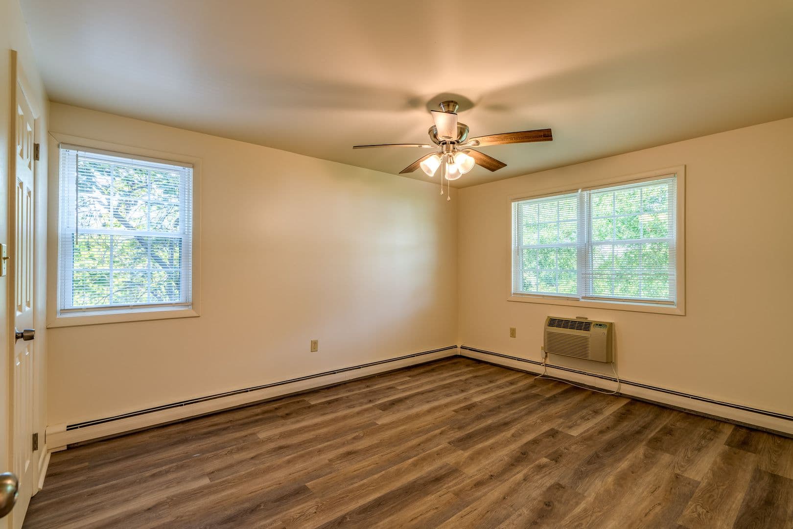 Lancaster Apartment: 20 Echo Valley Lane