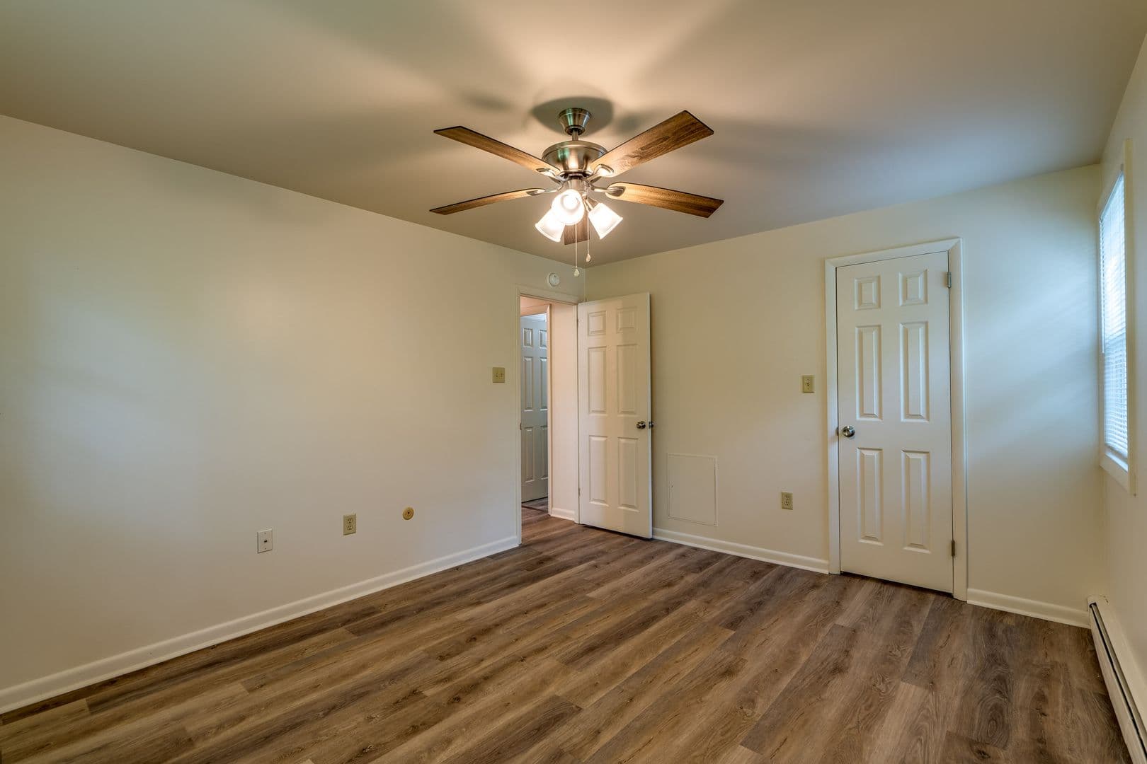 Lancaster Apartment: 20 Echo Valley Lane