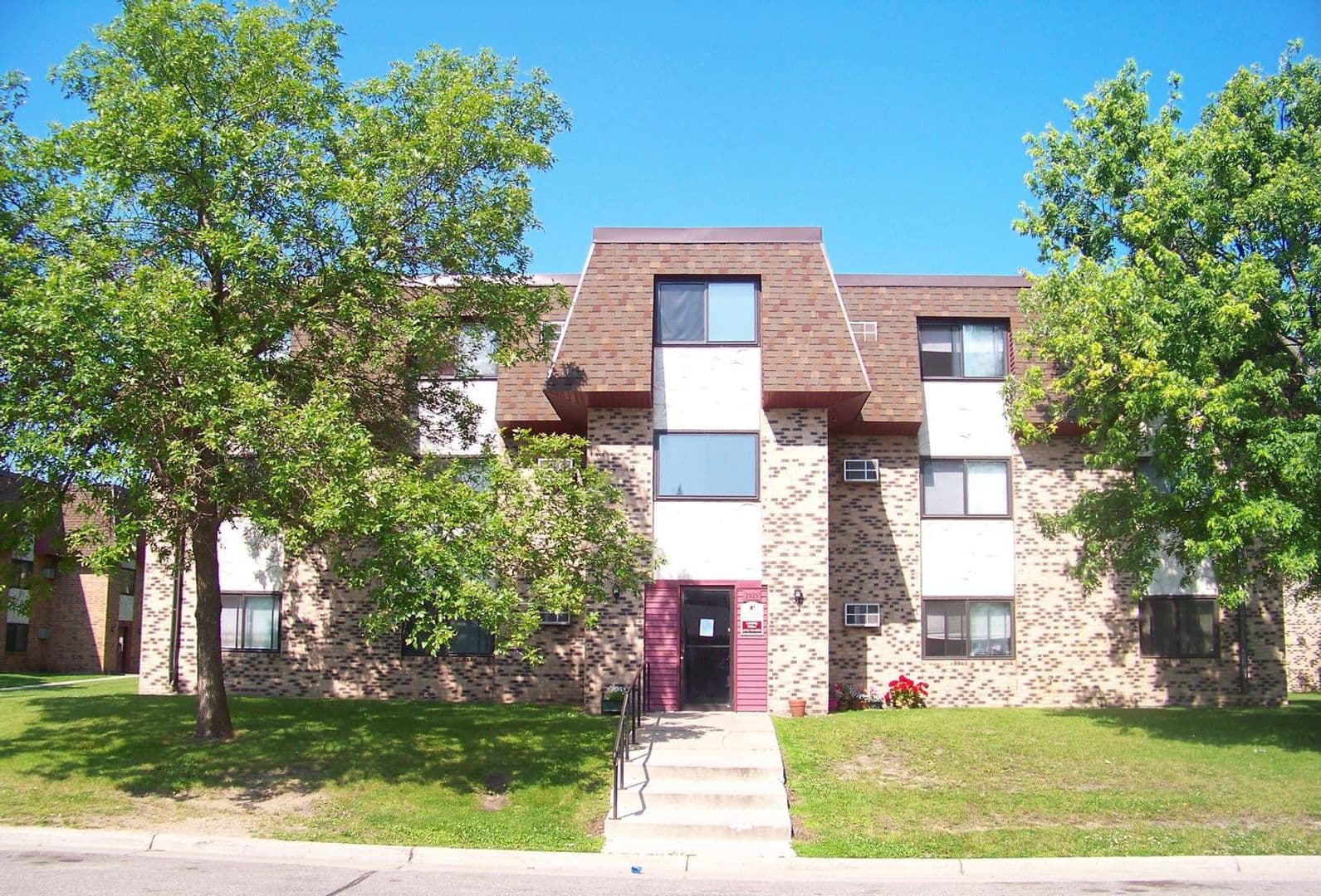 Bemidji Apartment: 2835 Pine Ridge Ave