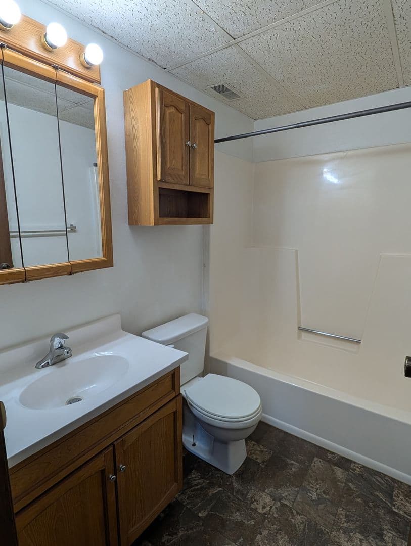 Bemidji Apartment: 2835 Pine Ridge Ave