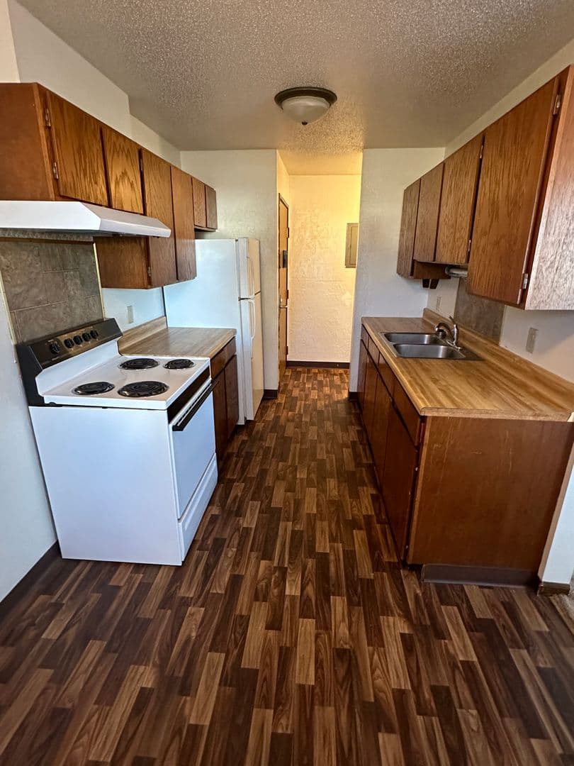 Lisbon Apartment: 107 Brown Ave