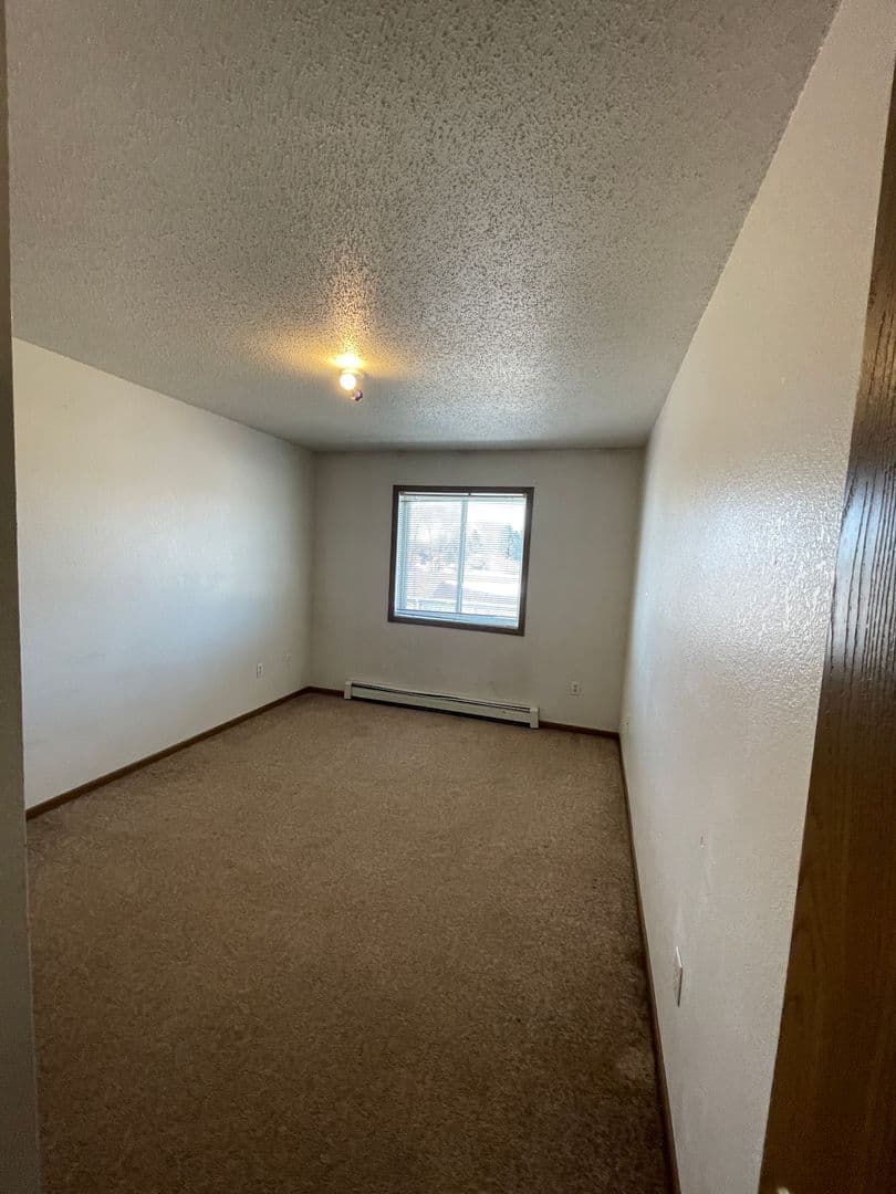 Barnesville Apartment: 125 6th St SW