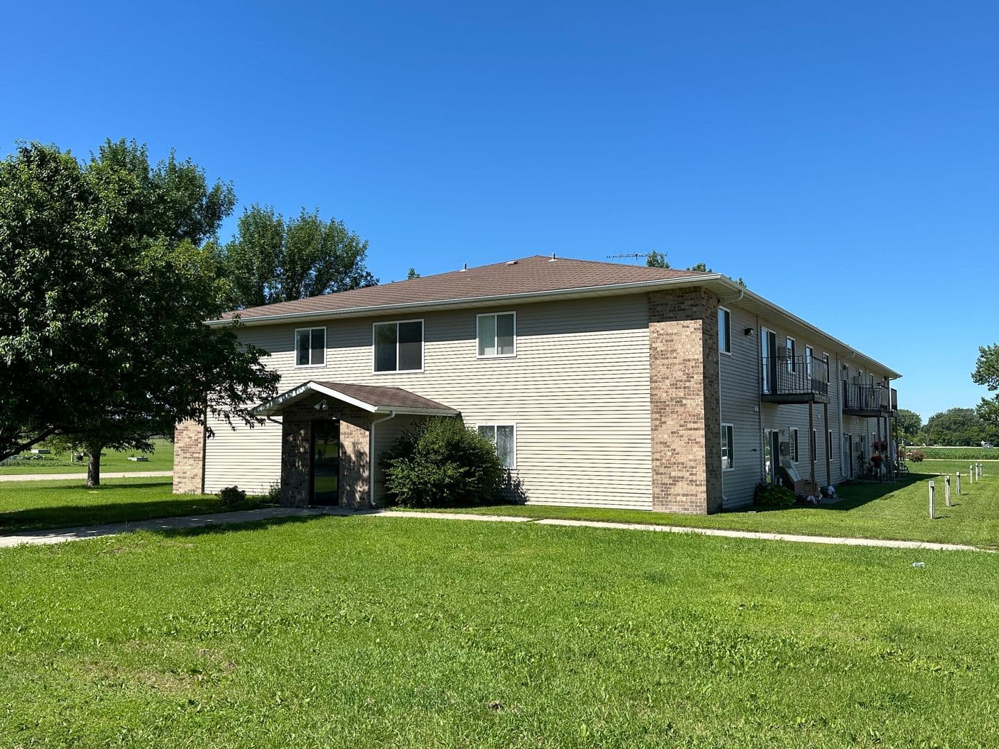 Barnesville Apartment: 125 6th St SW