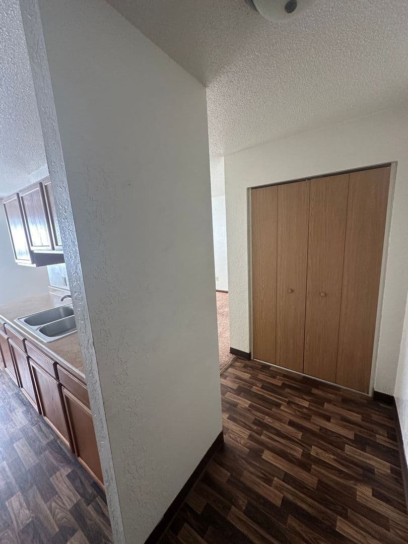 Lisbon Apartment: 107 Brown Ave