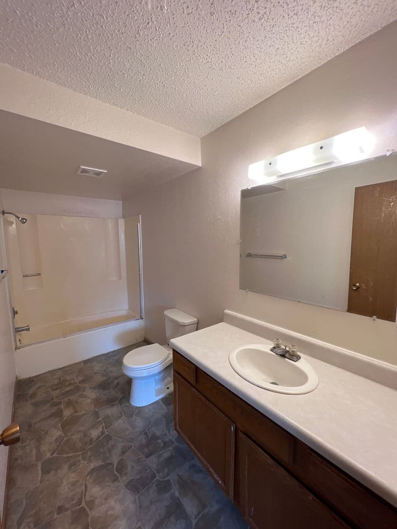 Bemidji Apartment: 1011 Washington Ave S
