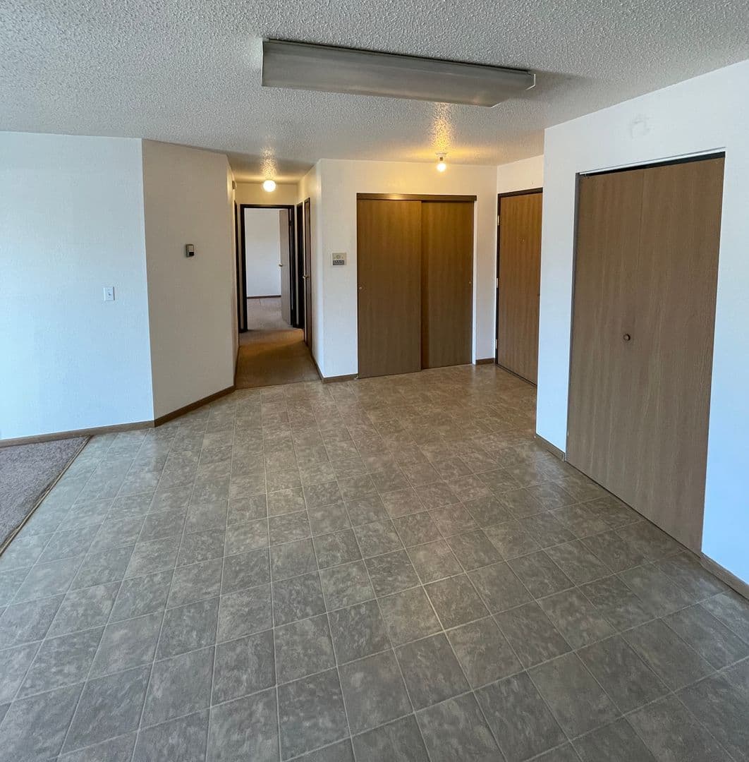 Barnesville Apartment: 125 6th St SW