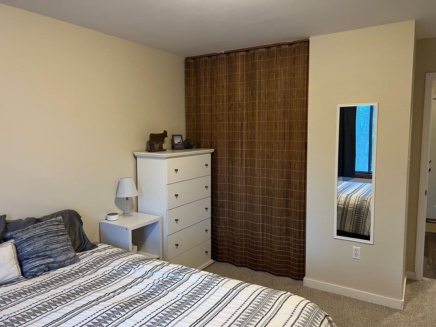 Lisbon Apartment: 17 9th Ave W