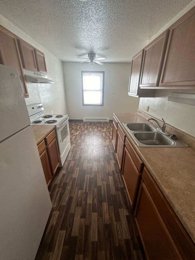 Lisbon Apartment: 107 Brown Ave