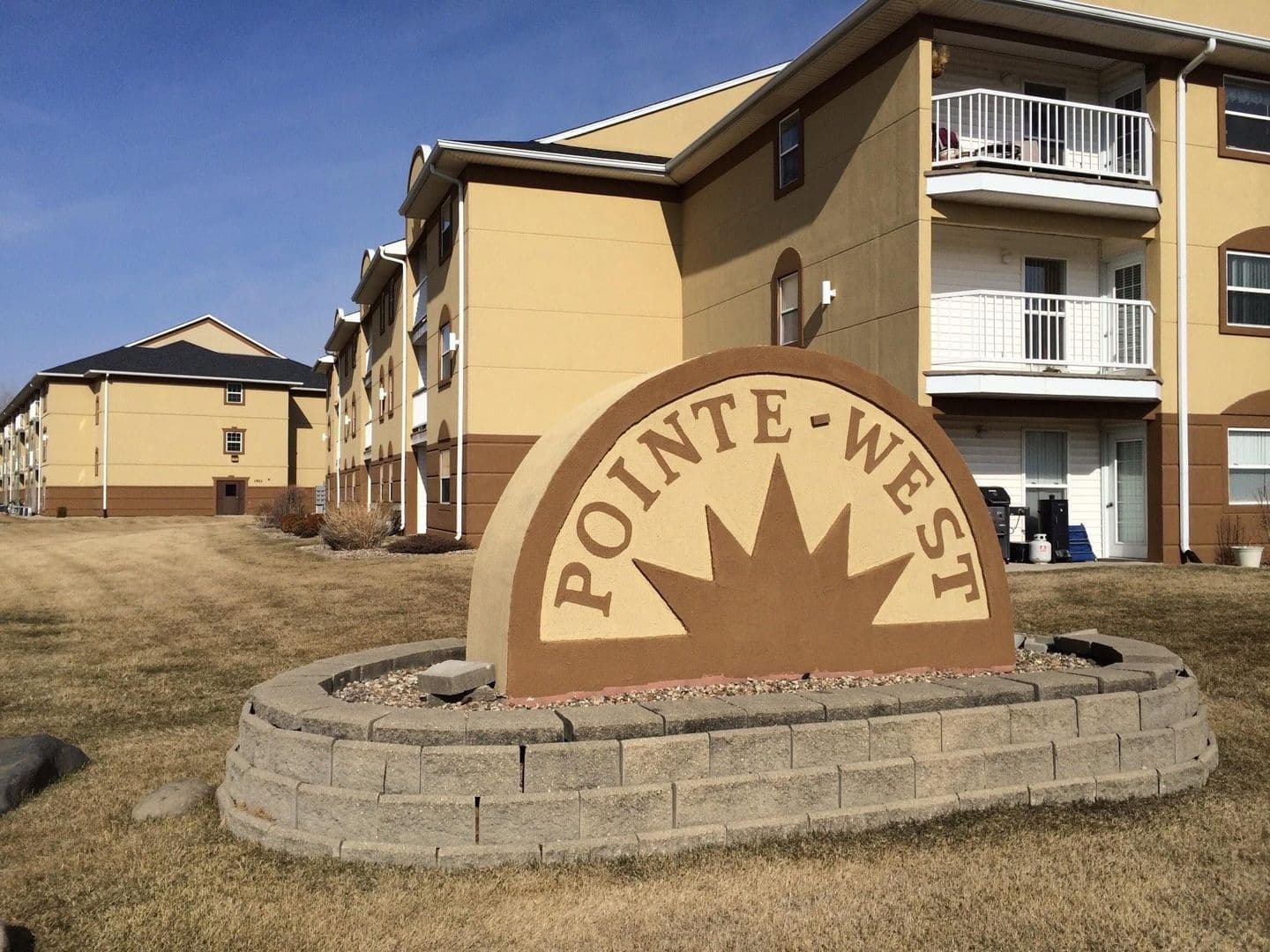 Cedar Falls Apartment: 1815  West 18th St