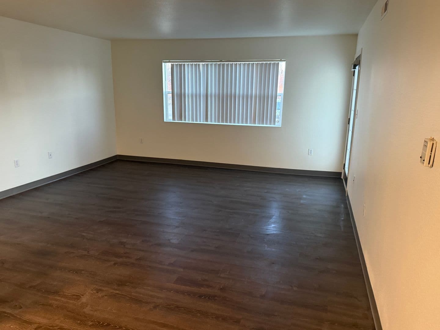 Cedar Falls Apartment: 1815  West 18th St