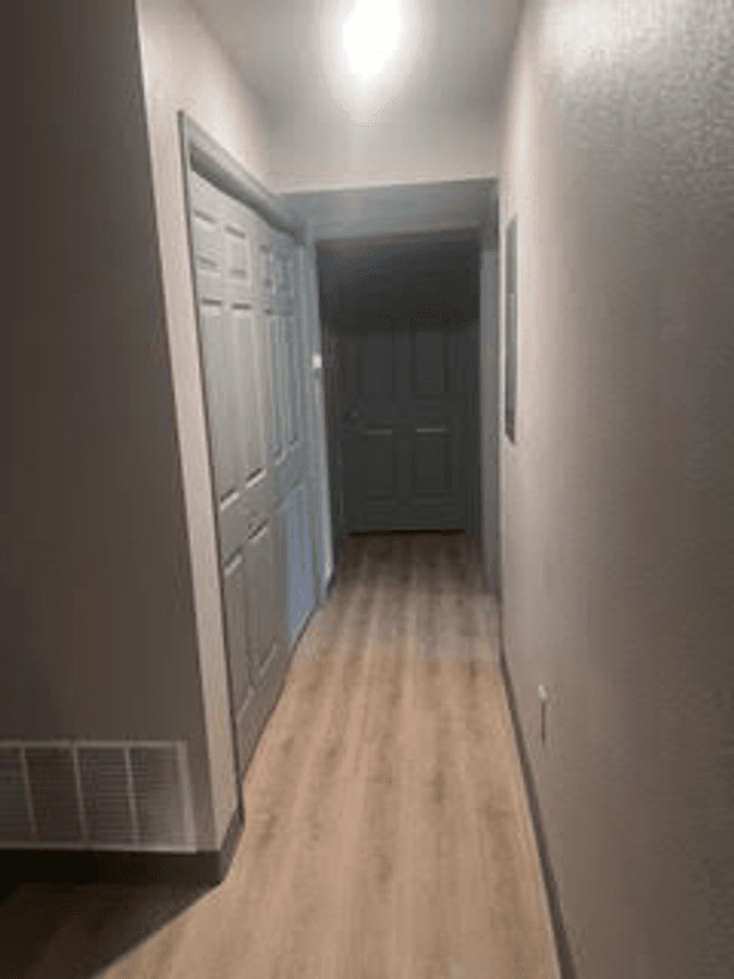 Cedar Falls Apartment: 1815  West 18th St