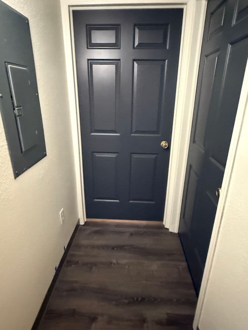 Cedar Falls Apartment: 1815  West 18th St