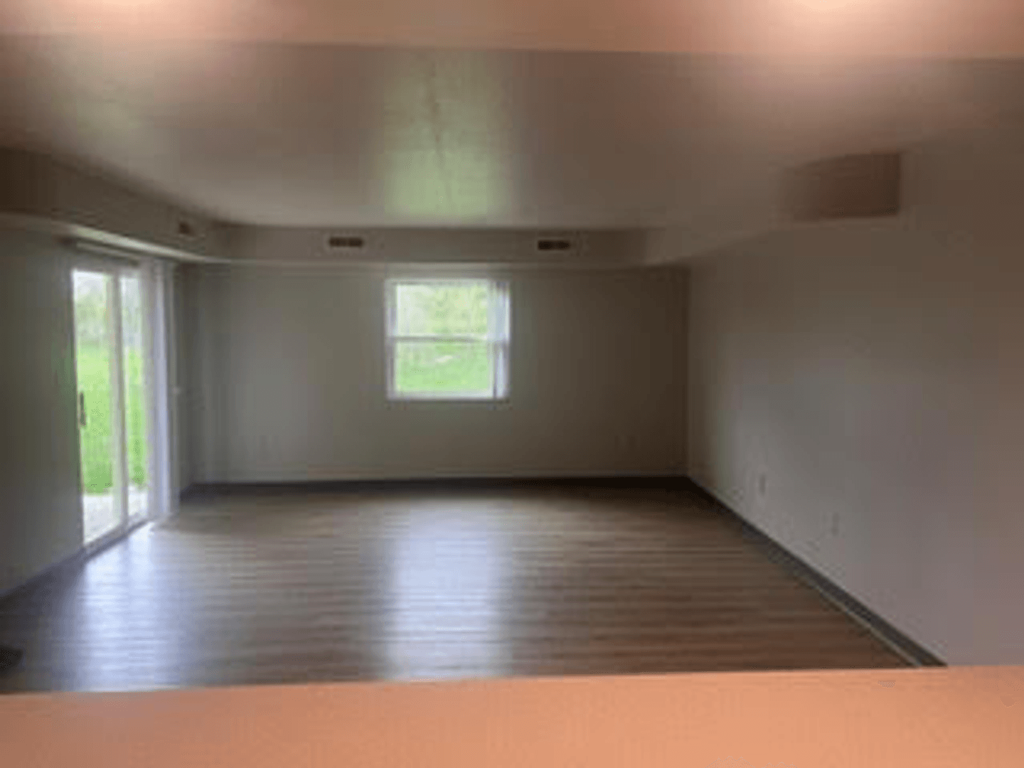 Cedar Falls Apartment: 1815  West 18th St