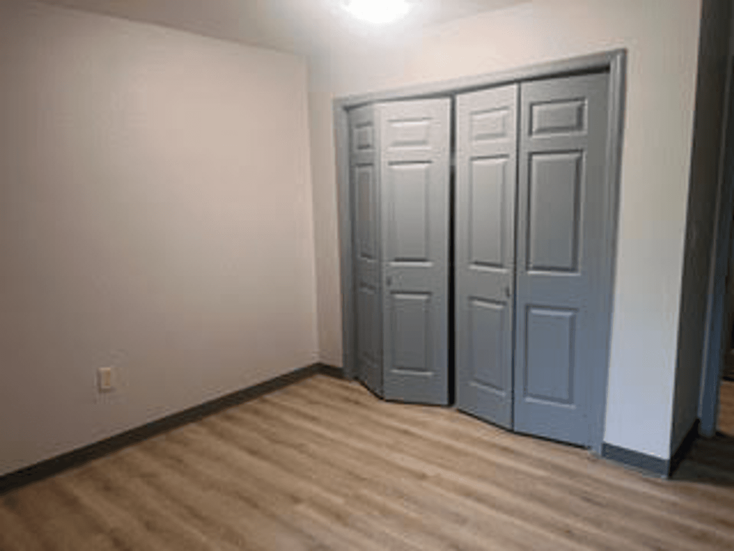 Cedar Falls Apartment: 1815  West 18th St
