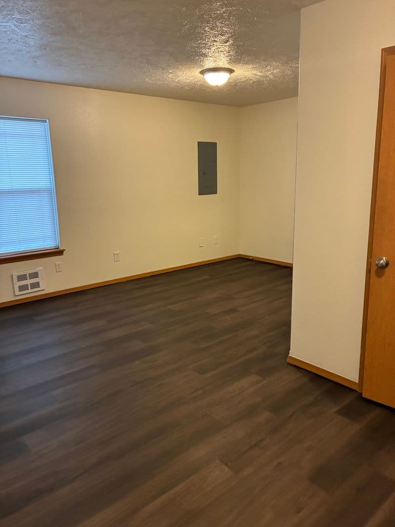 Spokane Apartment: 1918-1920 E 4th