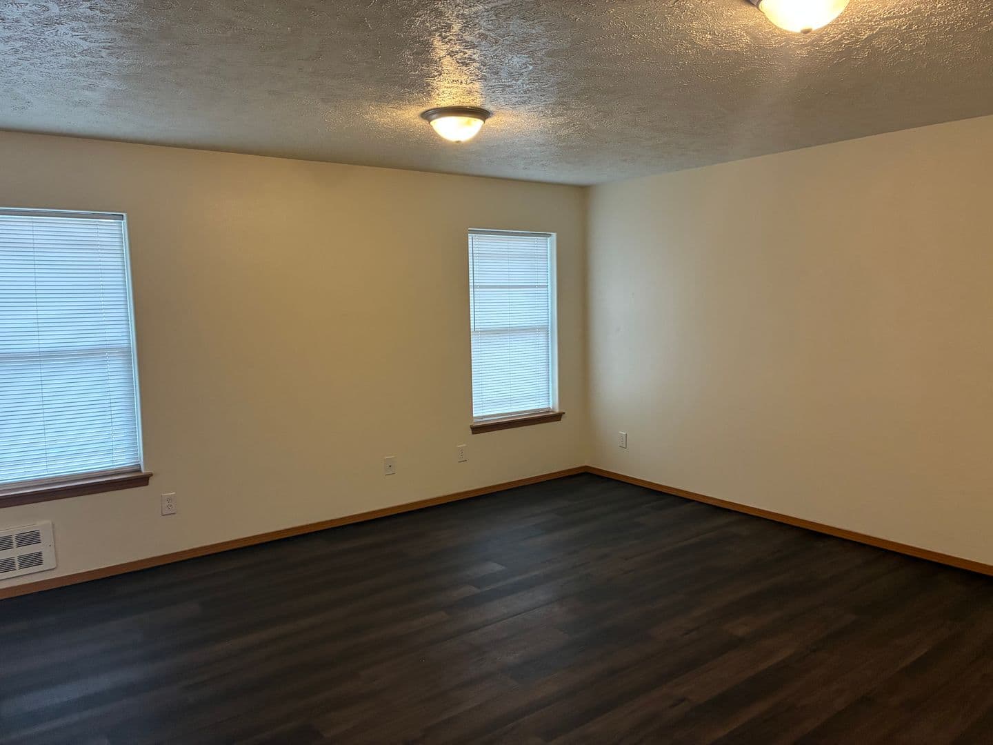 Spokane Apartment: 1918-1920 E 4th