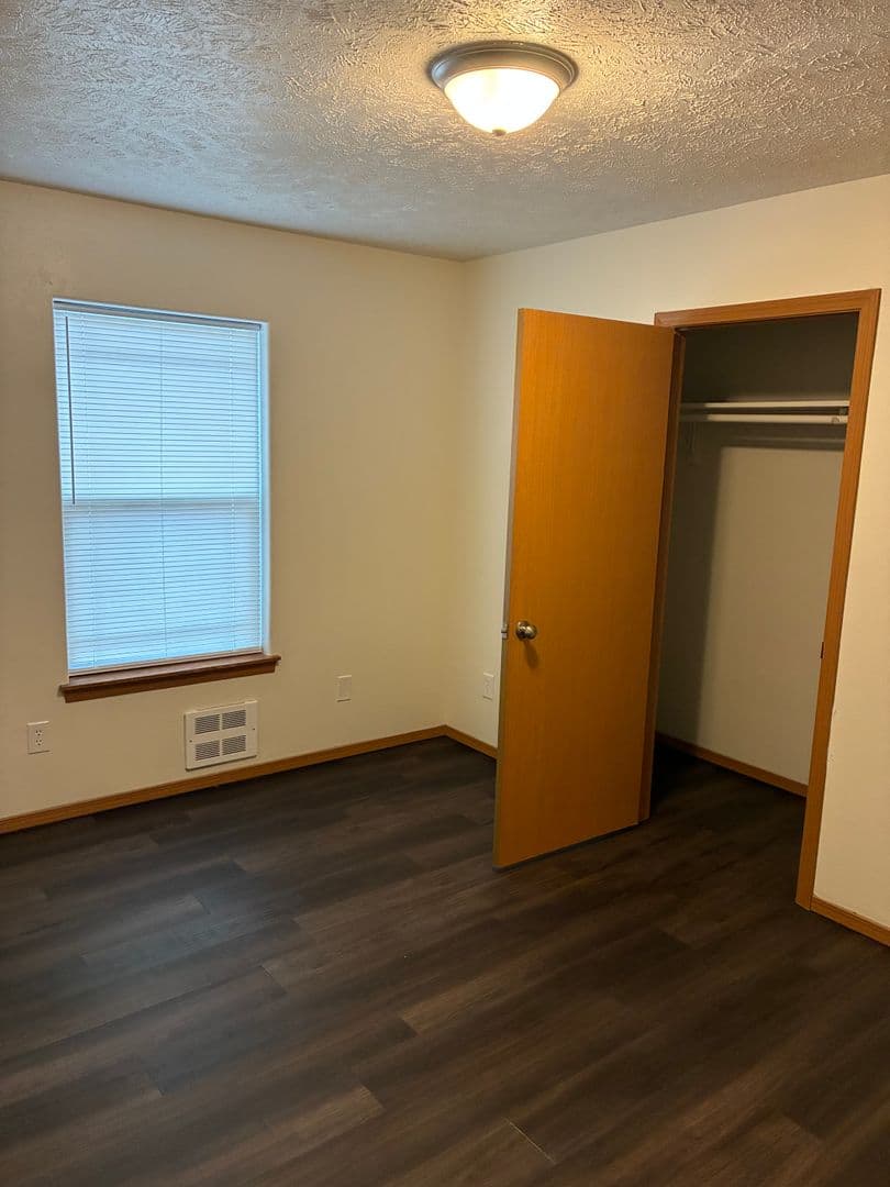 Spokane Apartment: 1918-1920 E 4th