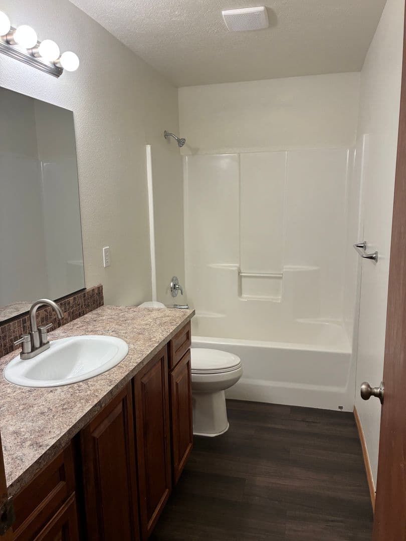 Spokane Apartment: 1918-1920 E 4th