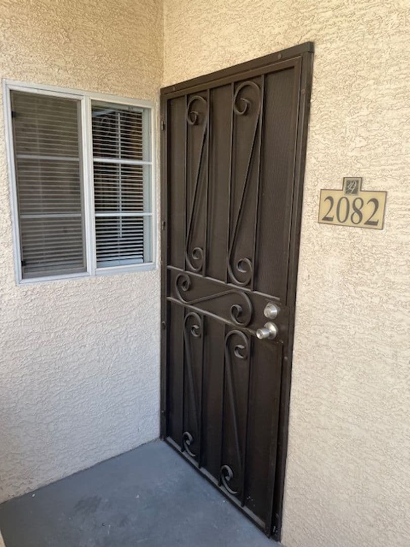 Las Vegas House: 1830 N. Buffalo Dr. #2082