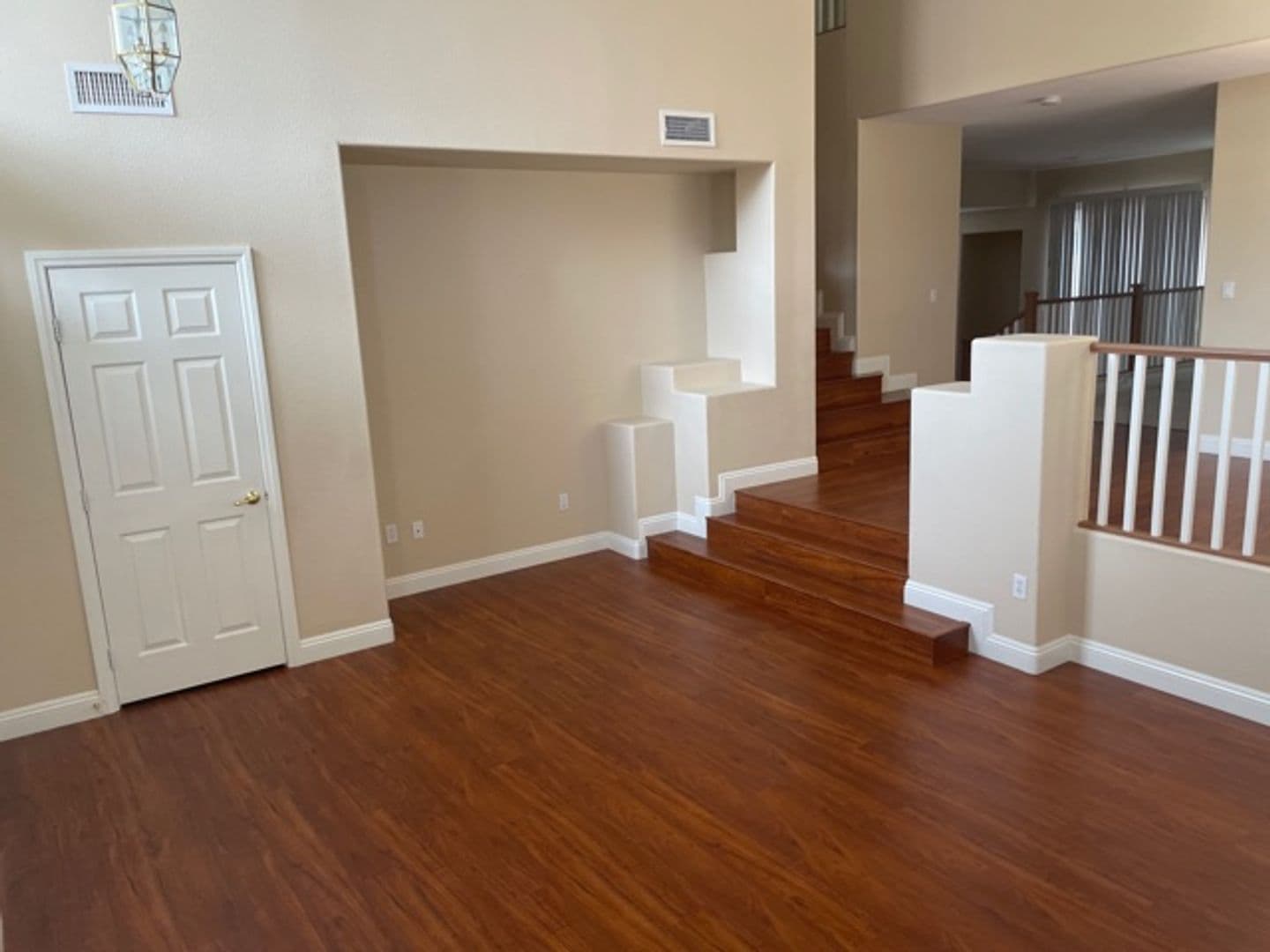 Las Vegas House: 321 Waterton Lakes Ave