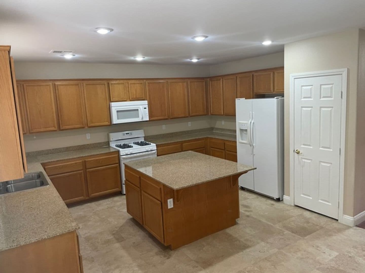 Las Vegas House: 321 Waterton Lakes Ave