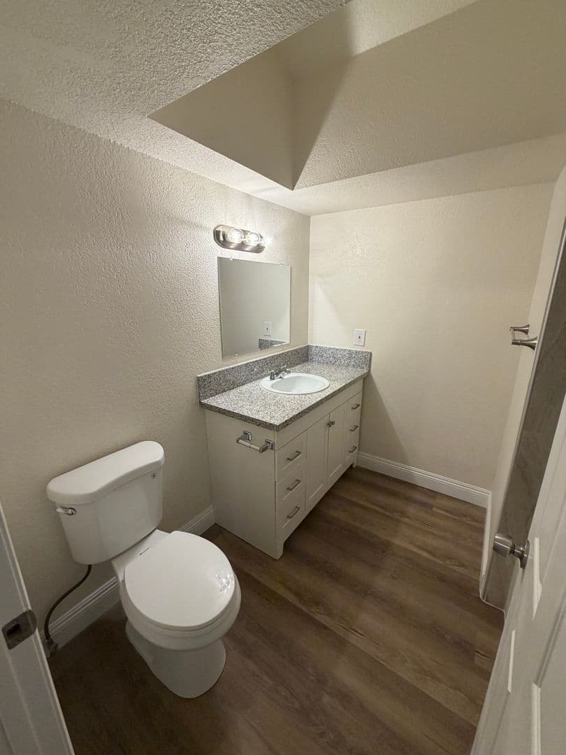 Madera House: 27242 Perkins Road