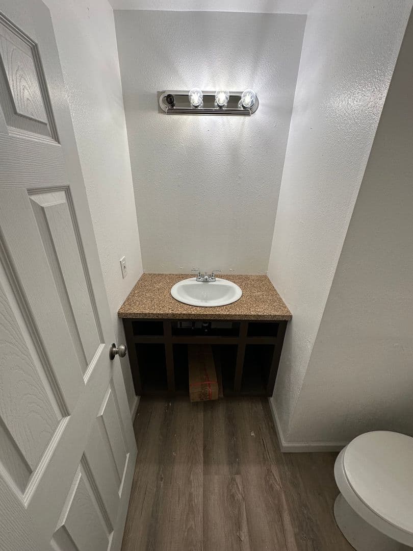 Madera Apartment: 1025 Barnett Way