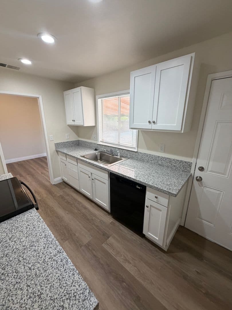 Madera House: 27242 Perkins Road