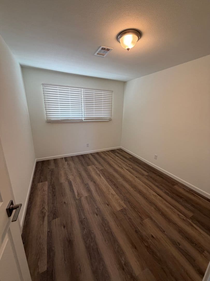 Clovis House: 2444 Dewitt Ave.