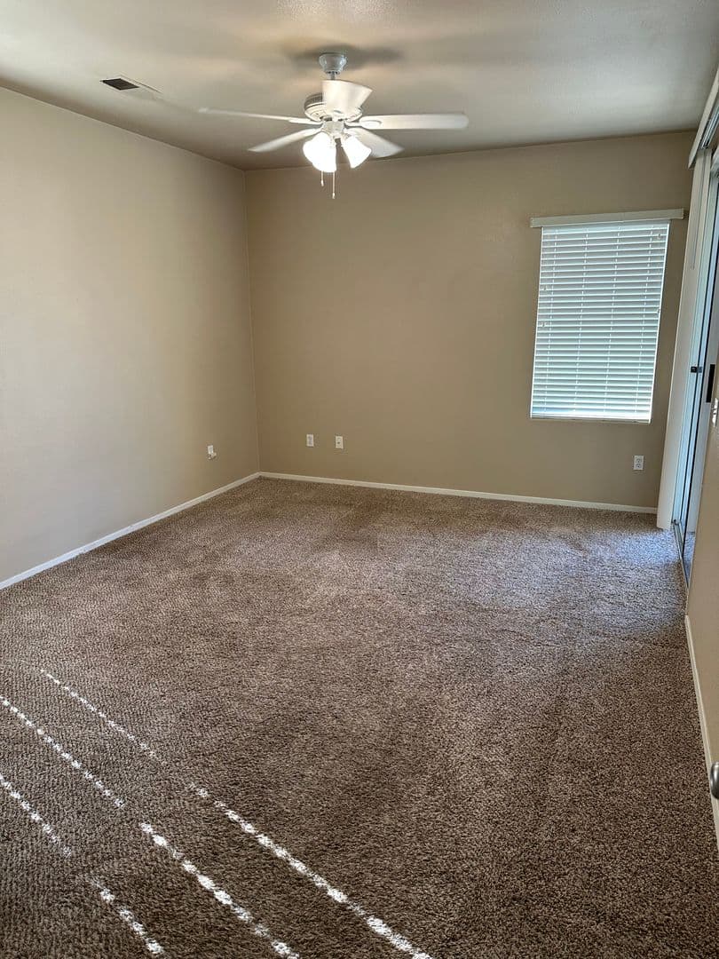 Lemoore House: 861 Woodridge Circle