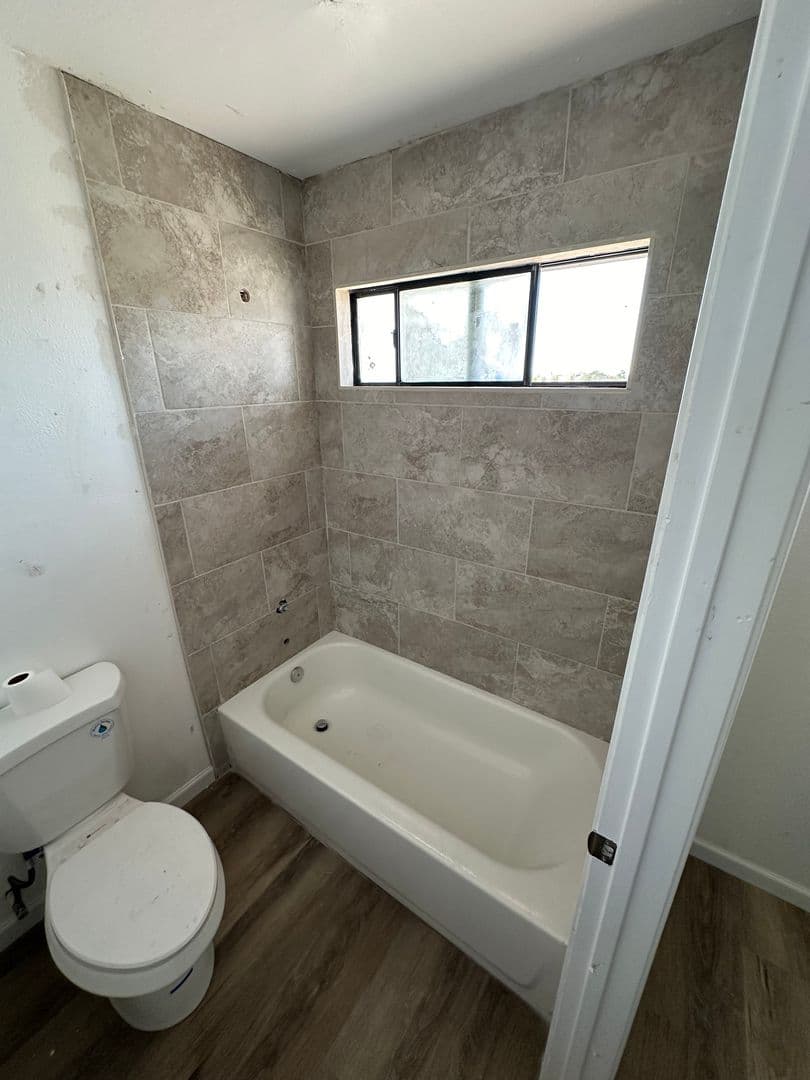 Madera Apartment: 1025 Barnett Way