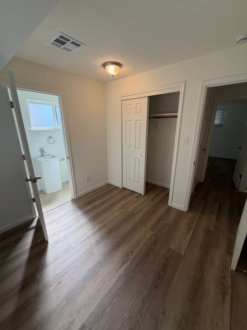 Clovis House: 2444 Dewitt Ave.