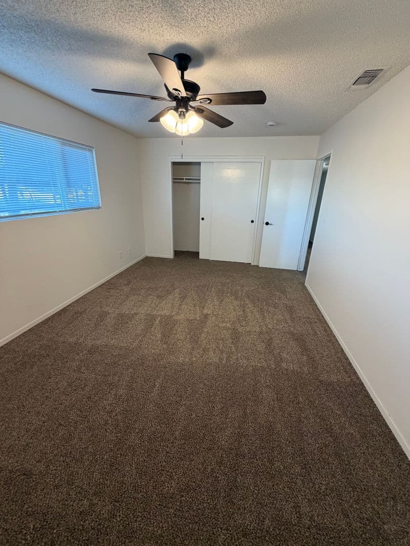 Lemoore House: 7666 19 1/2 Ave