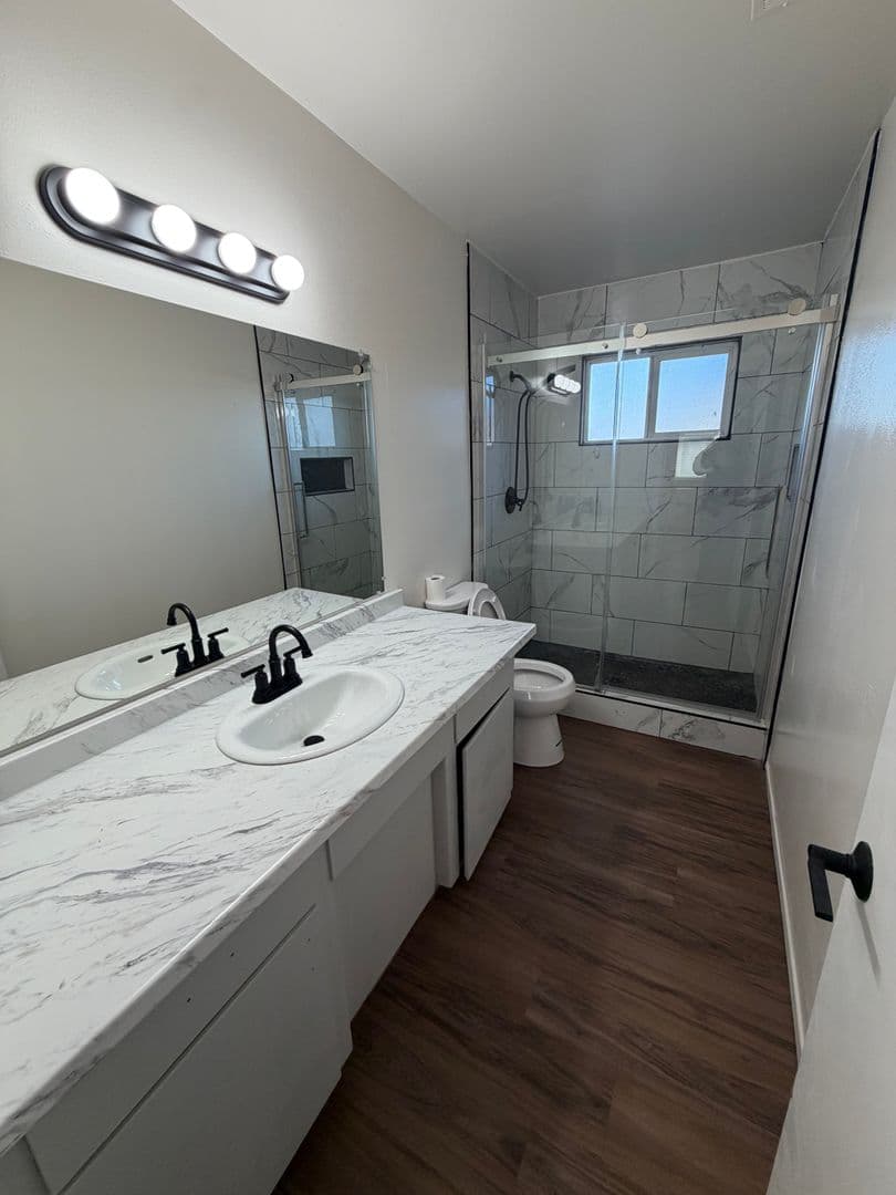 Lemoore House: 7666 19 1/2 Ave