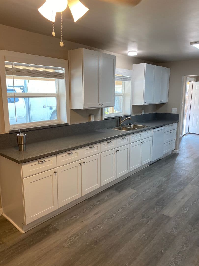 Madera Apartment: 821 E. 5th Street