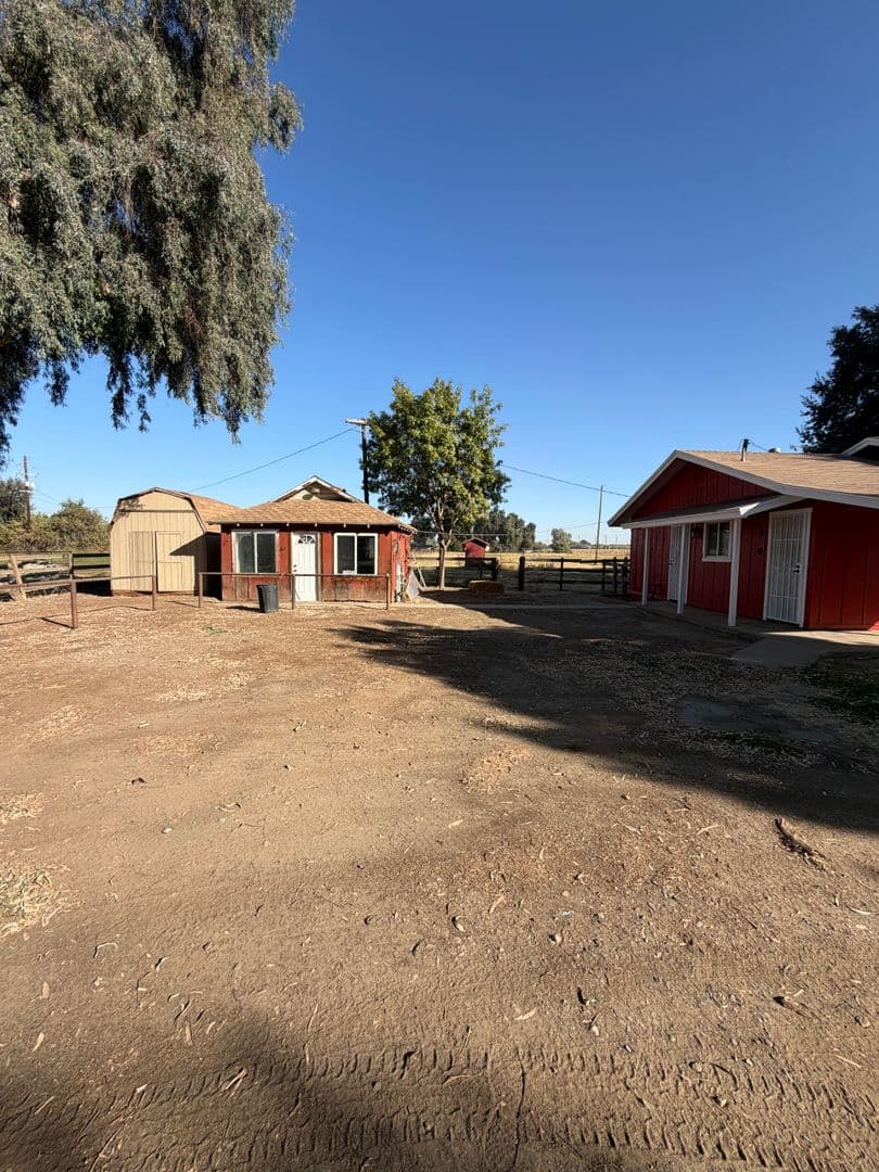 Lemoore House: 7666 19 1/2 Ave