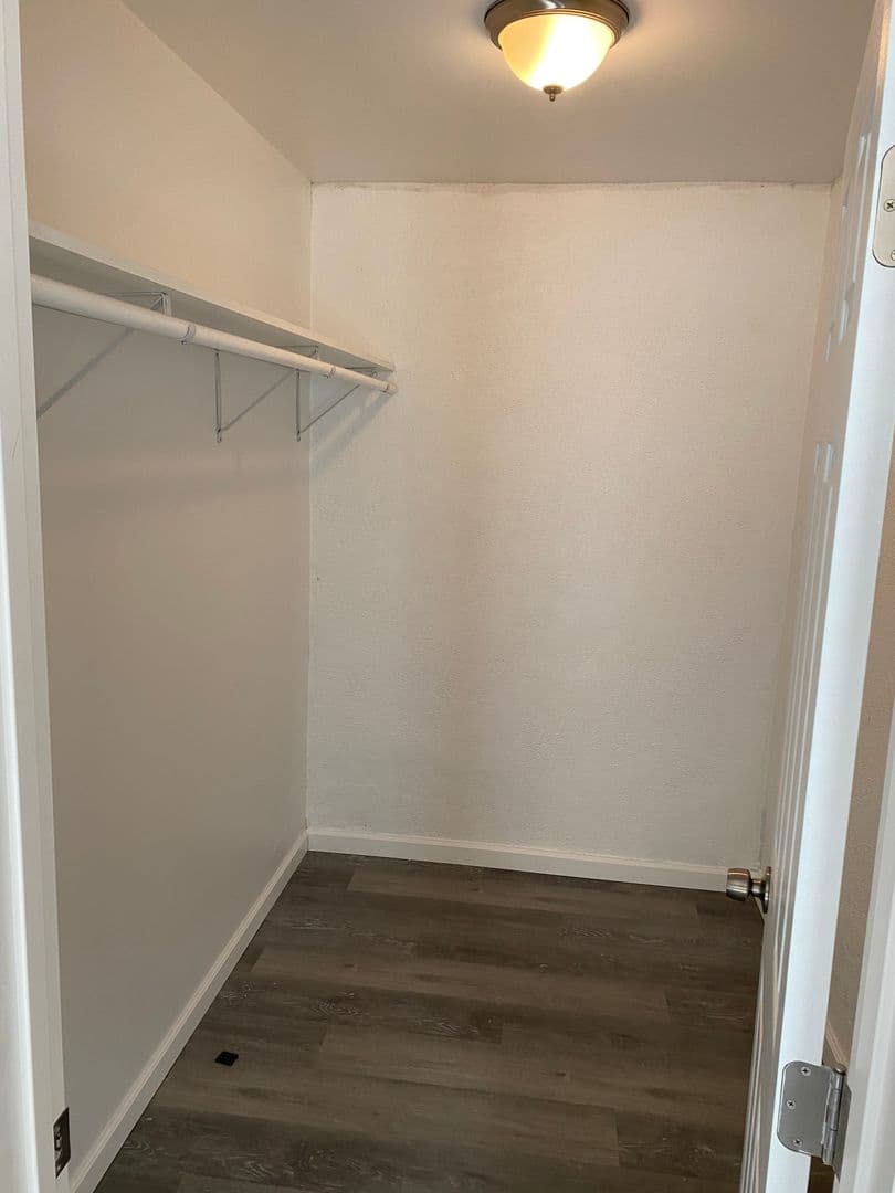 Madera Apartment: 821 E. 5th Street